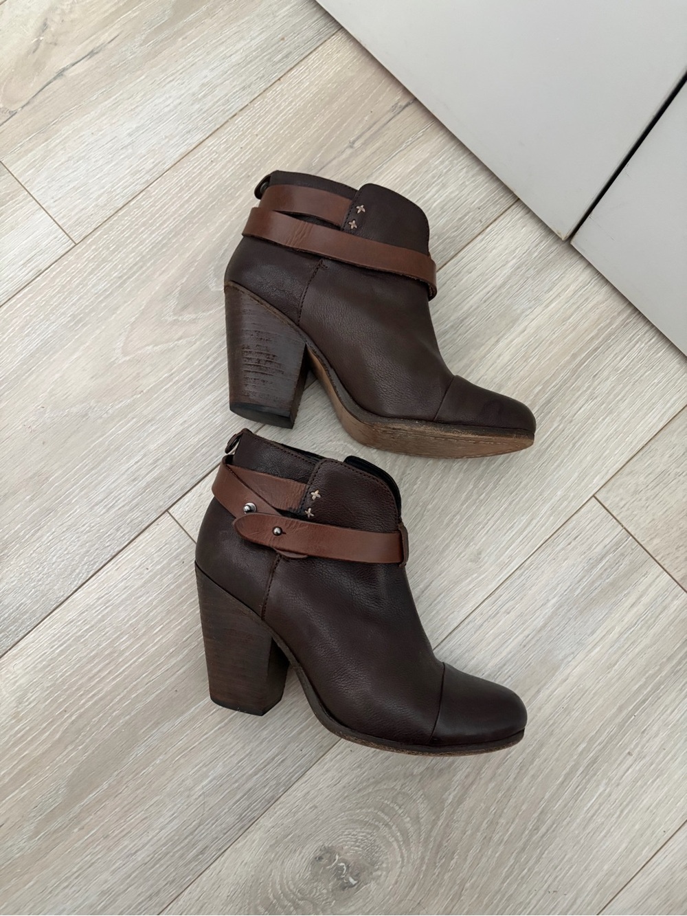 Rag & Bone Harrow Leather Ankle Booties Block Heel Brown Size 6.5